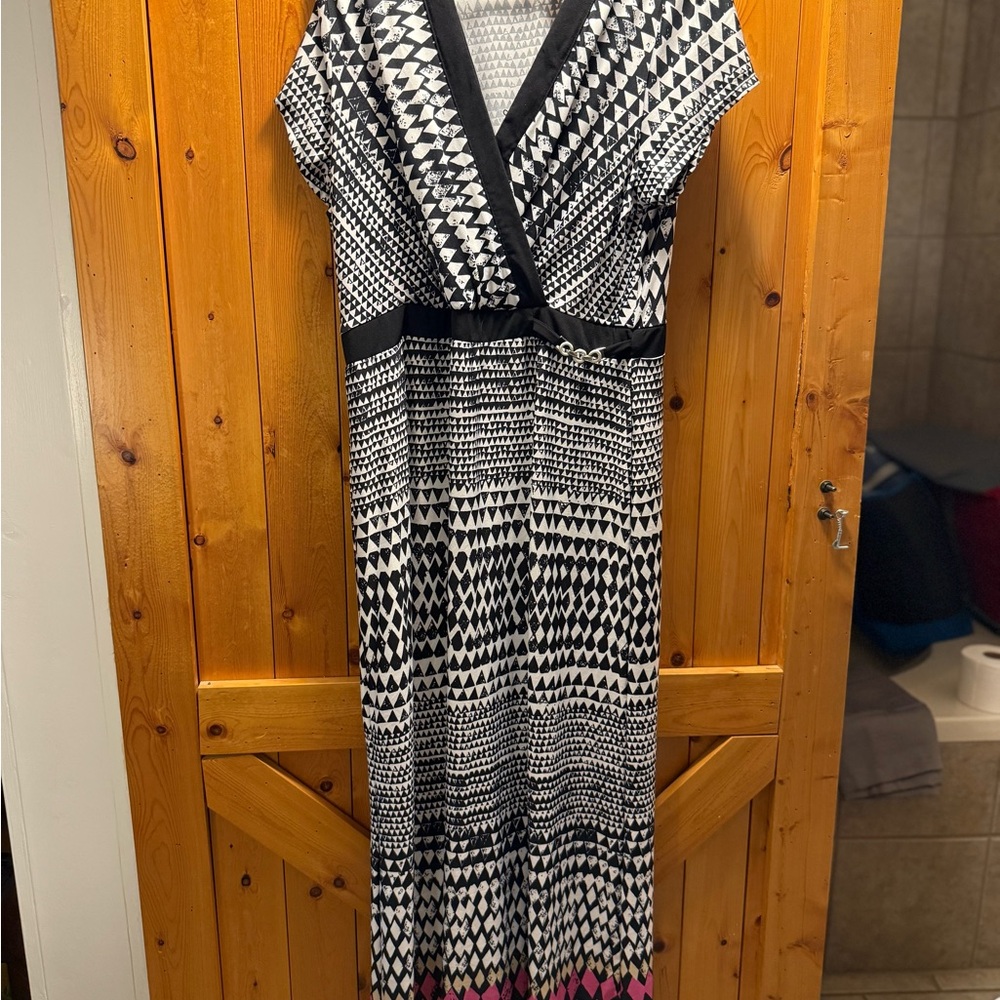 ELF Monochrome Maxi Dress with Pink Highlights